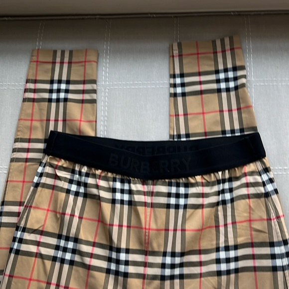 Burberry Pants - Burberry Leggings Size Mediun